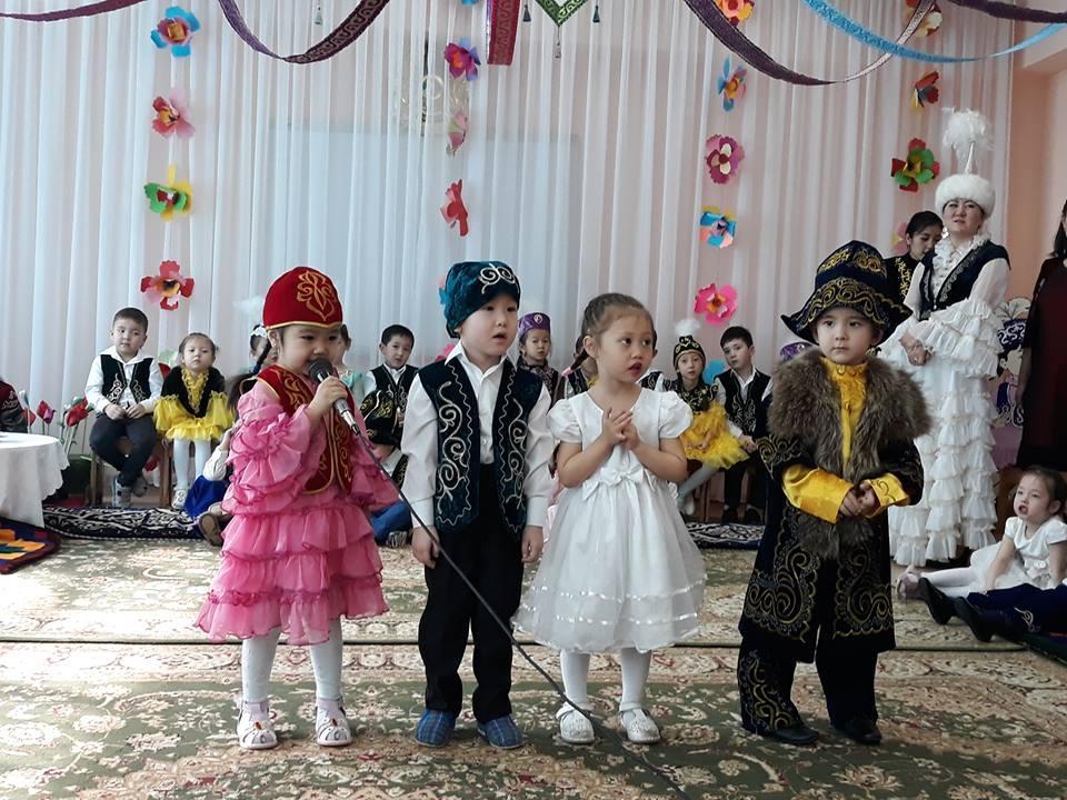 "Ұлыстың ұлы күні 22 - Наурызға" арналған балабақшаның мерекелік іс - шарасынан көрініс