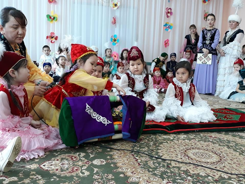 "Ұлыстың ұлы күні 22 - Наурызға" арналған балабақшаның мерекелік іс - шарасынан көрініс