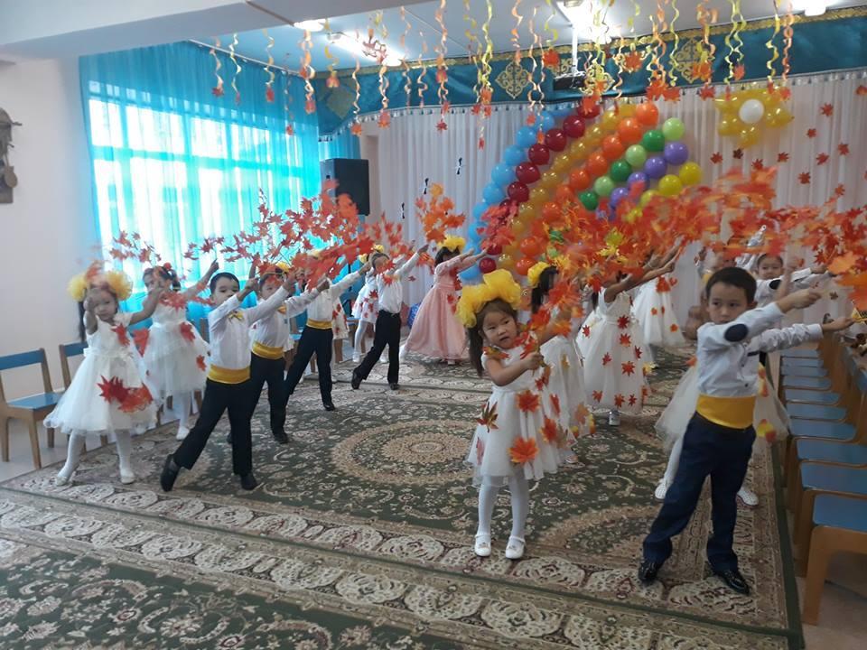 "Берекелі алтын күз" атты мерекелік іс - шарадан көрініс