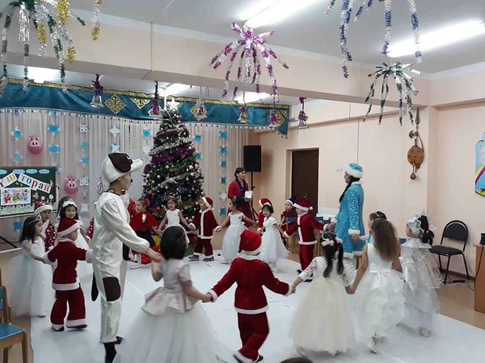 "Жаңа жыл" мерекесі қарсаңында ұйымдастырылған топтар арасындағы ертеңгіліктер