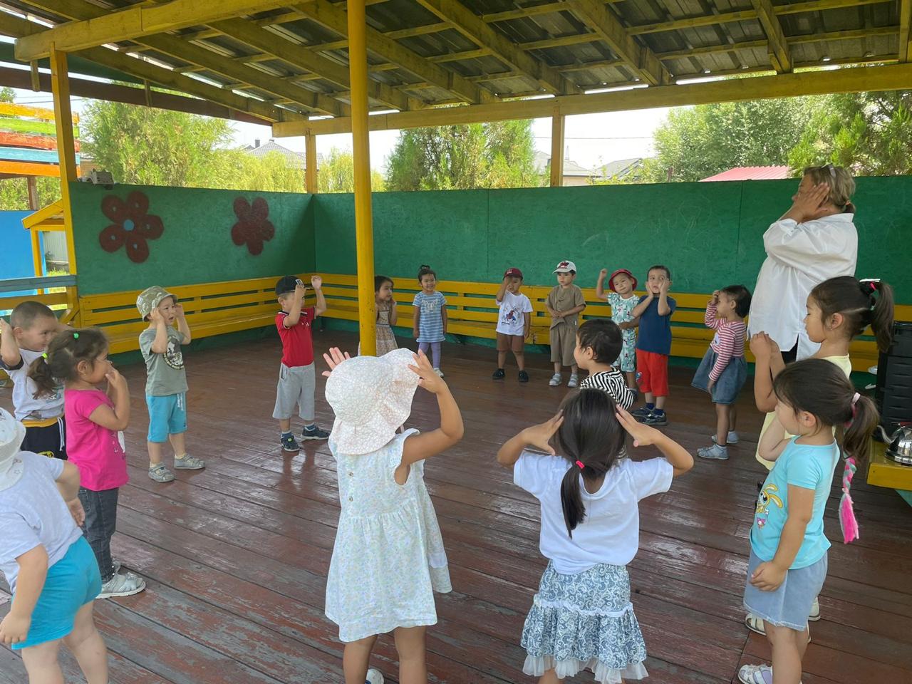 Жаз мезгілі далада